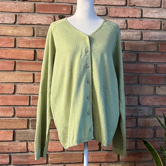 New With Tags Country Store Green Button Up Cotton Cardigan in Size Medium - Picture 1 of 7